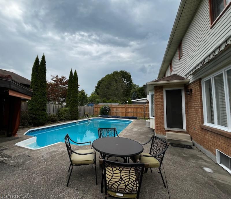 55 Woodside Square Property Photo 48