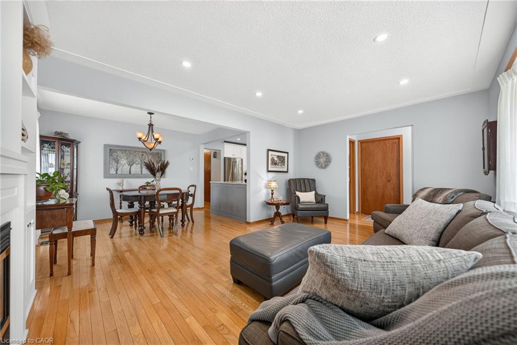 107 Laurentian Drive Property Photo 13