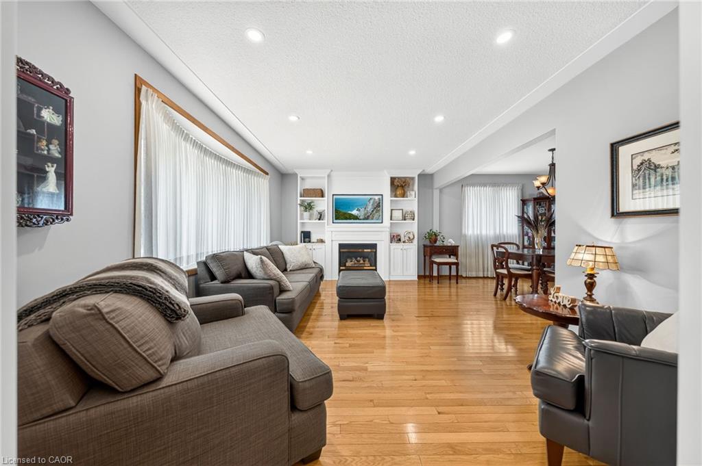 107 Laurentian Drive Property Photo 15