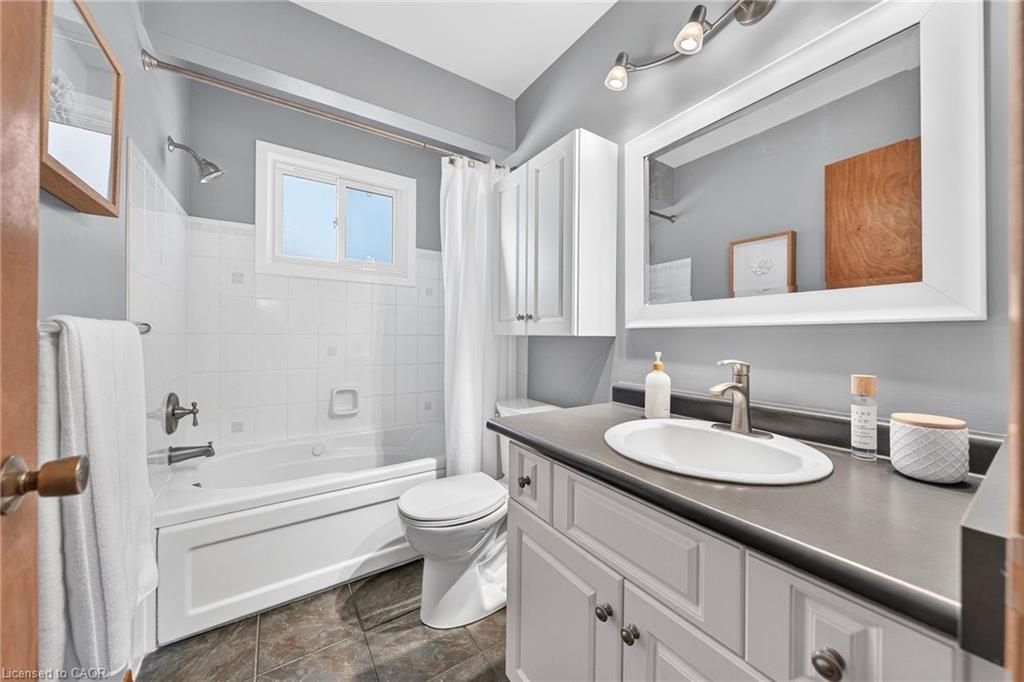 107 Laurentian Drive Property Photo 20