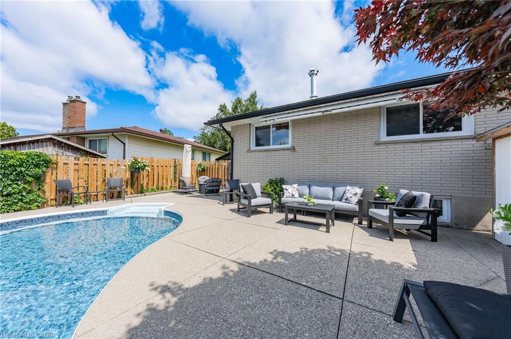 107 Laurentian Drive Property Photo 35