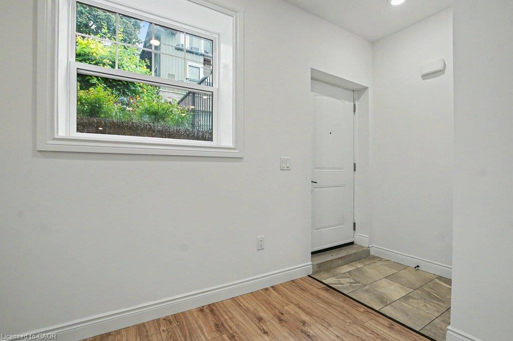 B105-112 Union Street E Property Photo 5