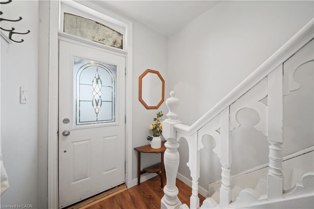 95 King Street W Property Photo 4