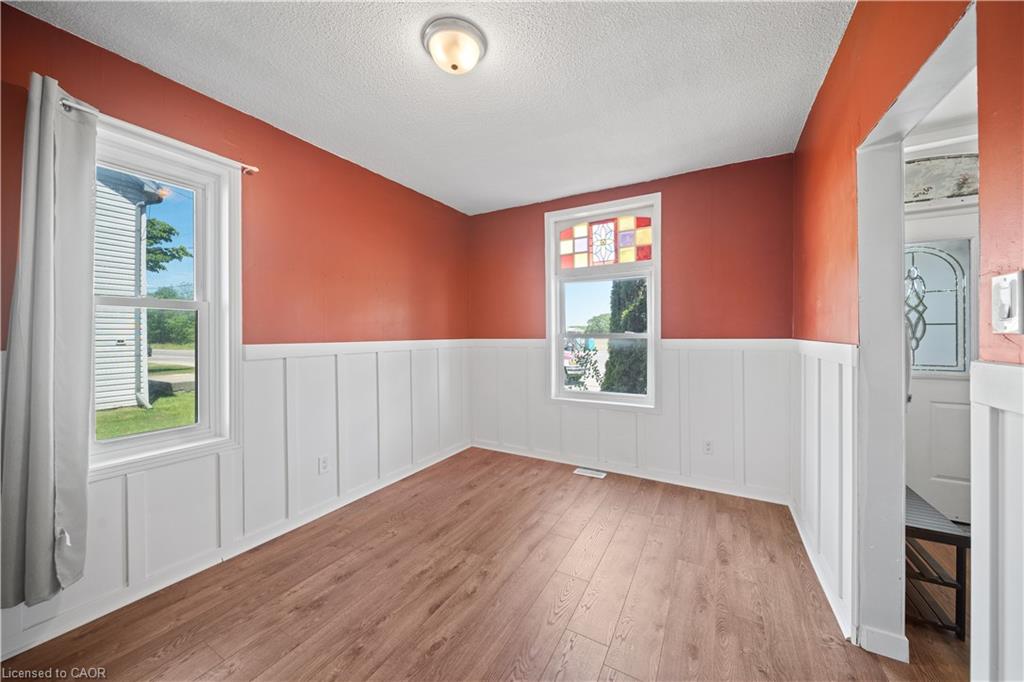 95 King Street W Property Photo 6