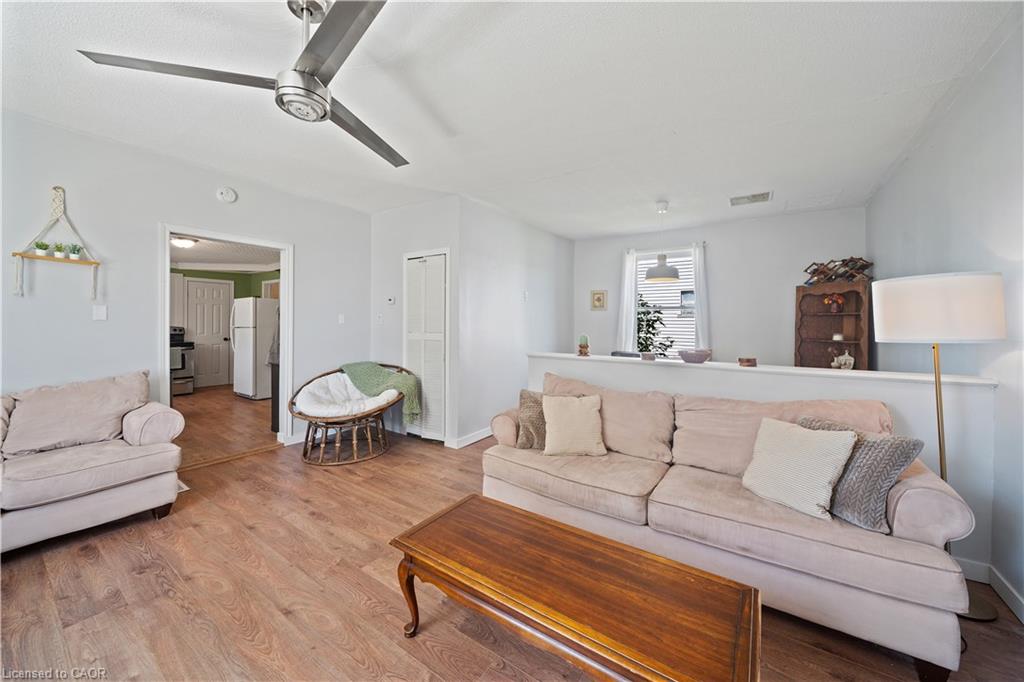 95 King Street W Property Photo 9