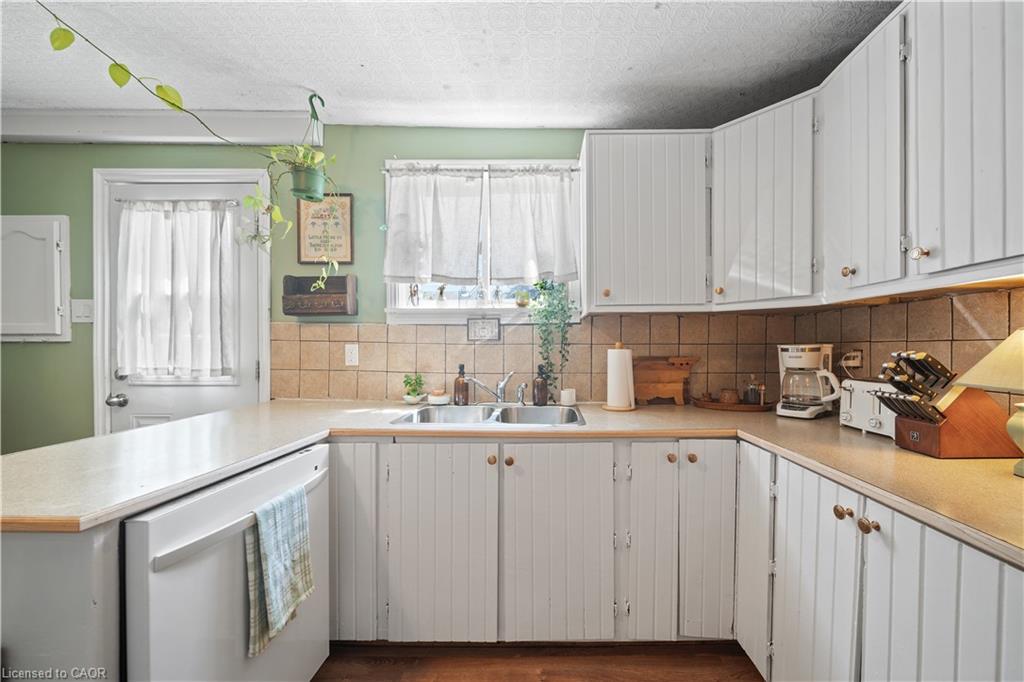 95 King Street W Property Photo 16