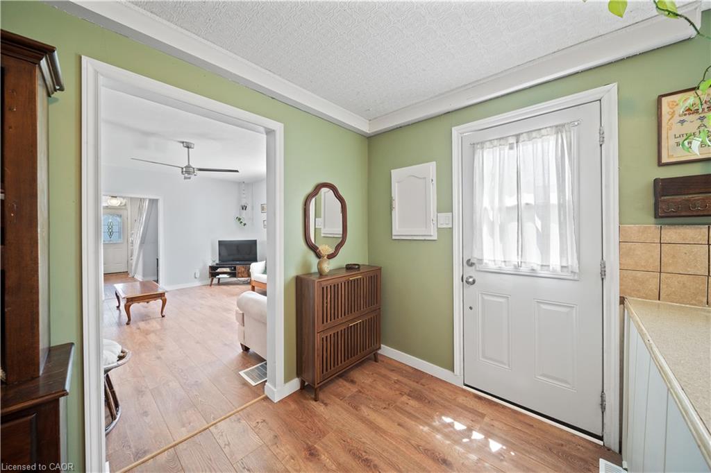 95 King Street W Property Photo 23