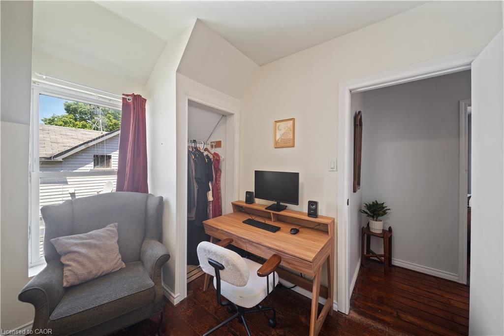 95 King Street W Property Photo 35