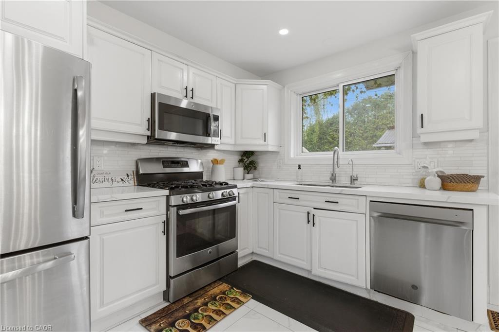 197 Burbank Street Property Photo 8