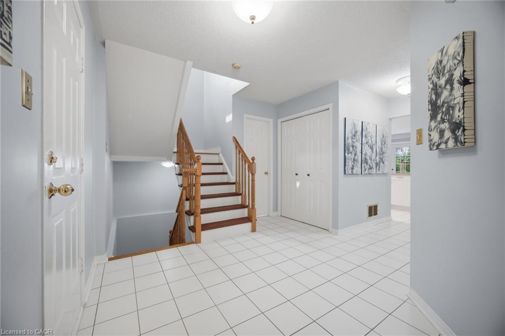 5882 Cornell Crescent Property Photo 4