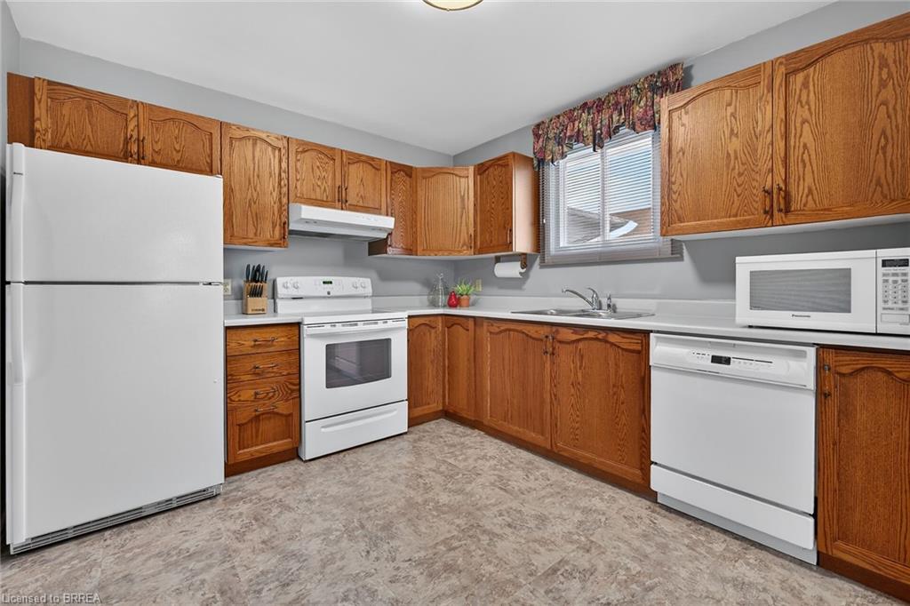 104 Viscount Road Property Photo 4