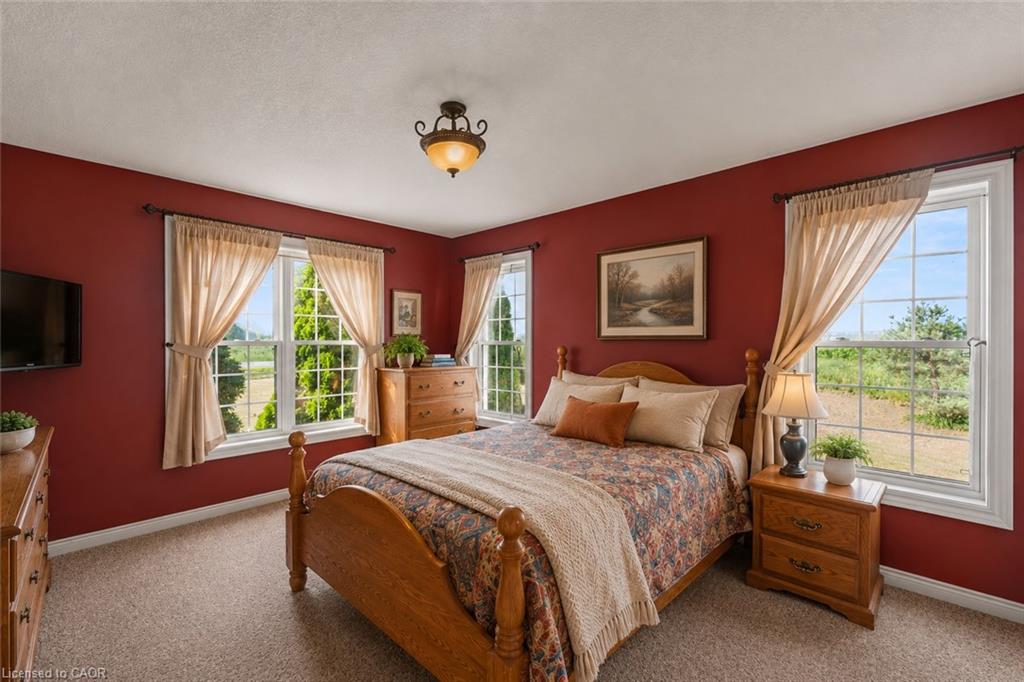 374 Niagara Stone Road Property Photo 14