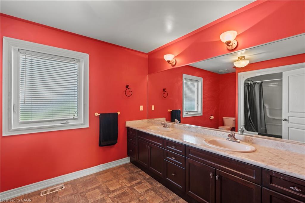 374 Niagara Stone Road Property Photo 15