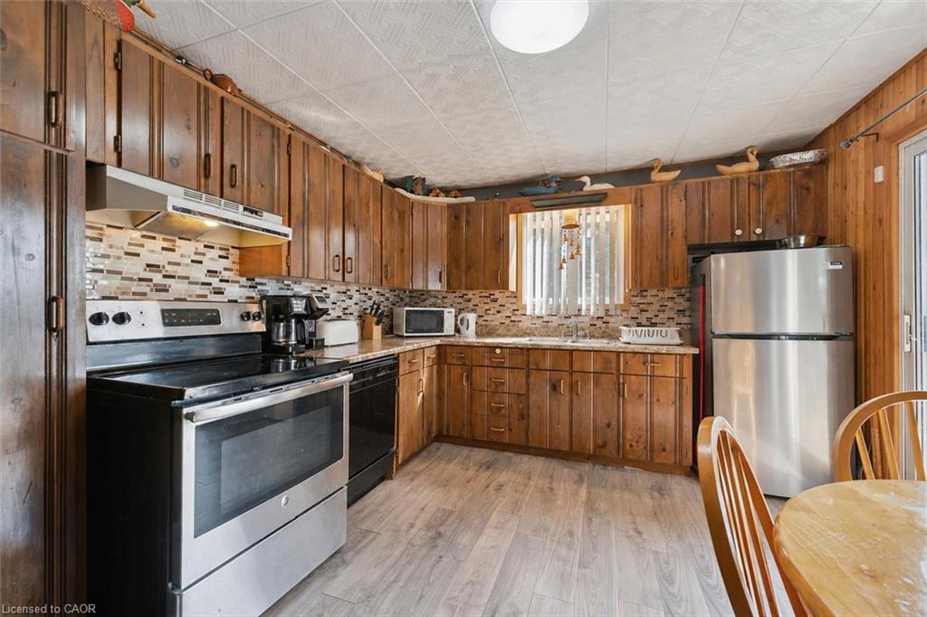 729 Seventh Street Property Photo 4
