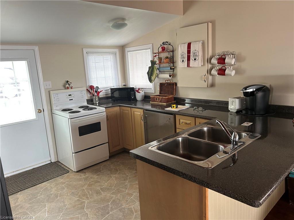 6 Lakeside Drive Property Photo 10