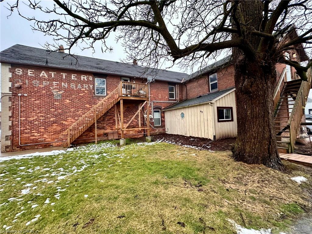 49 King Street W Property Photo 4