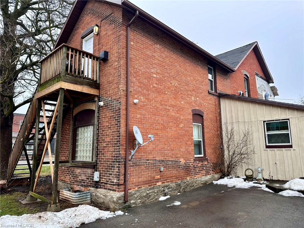 49 King Street W Property Photo 11