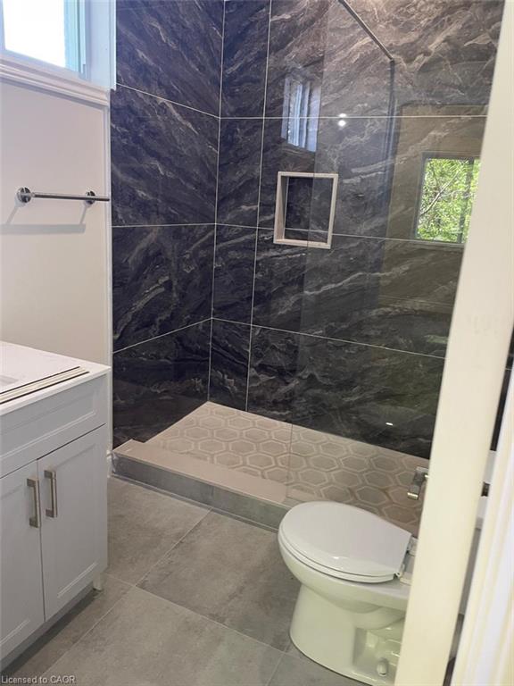 3-35 Fifth Avenue Property Photo 17