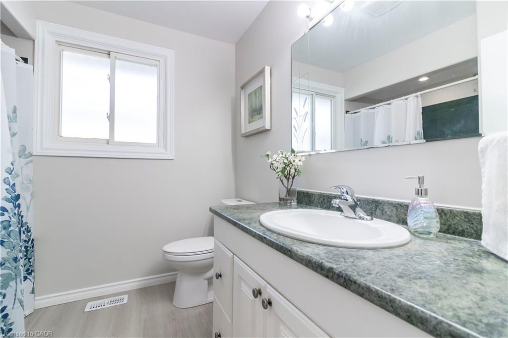 140 Arrowhead Crescent Property Photo 20