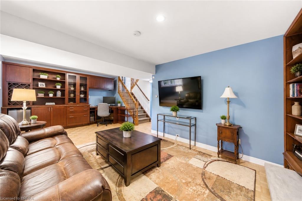 76 Enfield Crescent Property Photo 22
