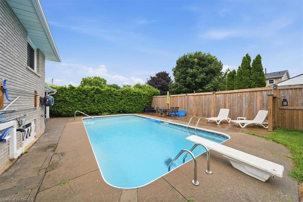 76 Enfield Crescent Property Photo 33
