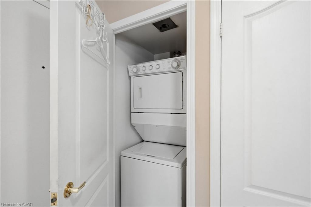301-1150 Parkwest Place Property Photo 23