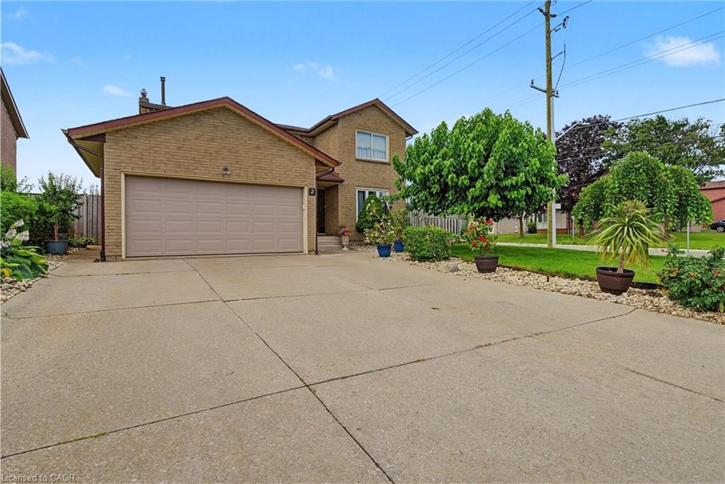 2 Cresthaven Drive Property Photo 2