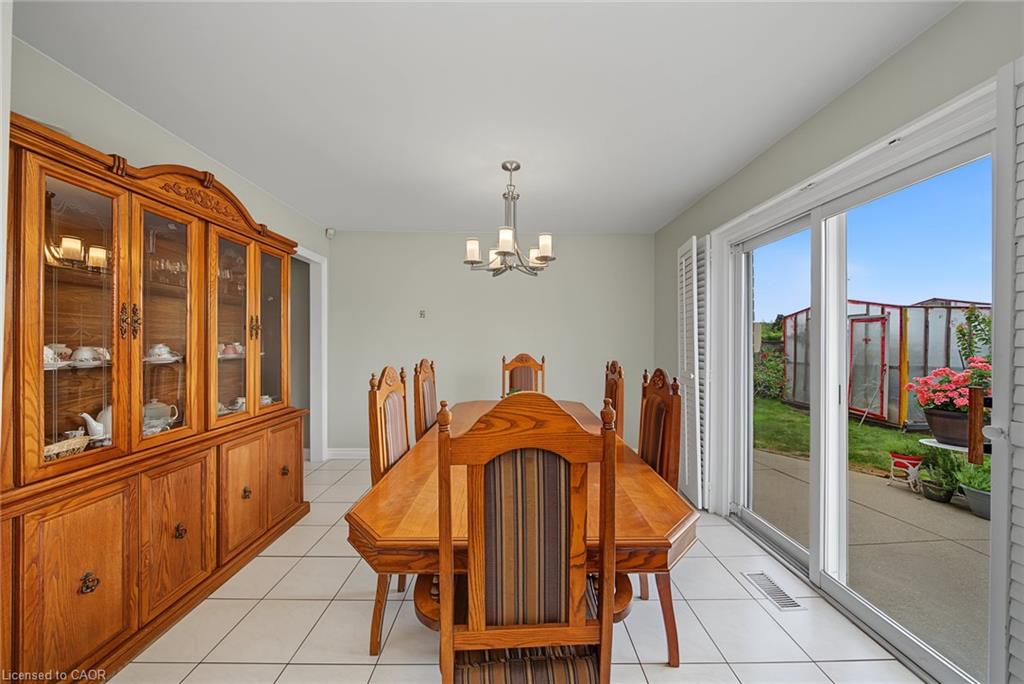 2 Cresthaven Drive Property Photo 9
