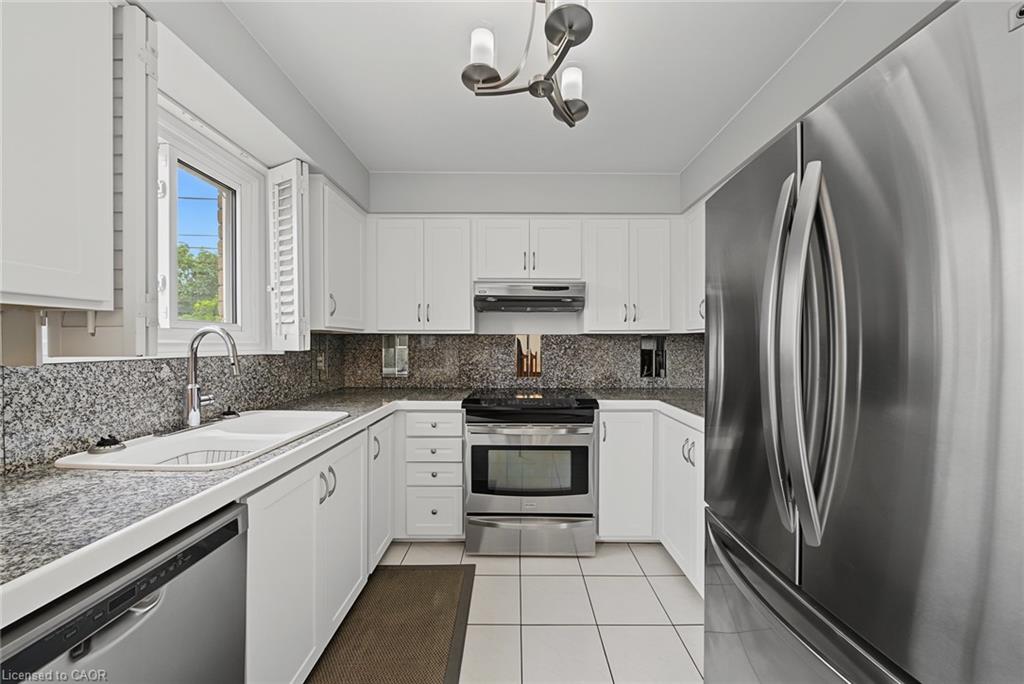 2 Cresthaven Drive Property Photo 10