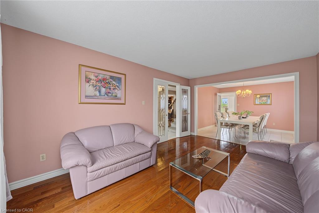 2 Cresthaven Drive Property Photo 18