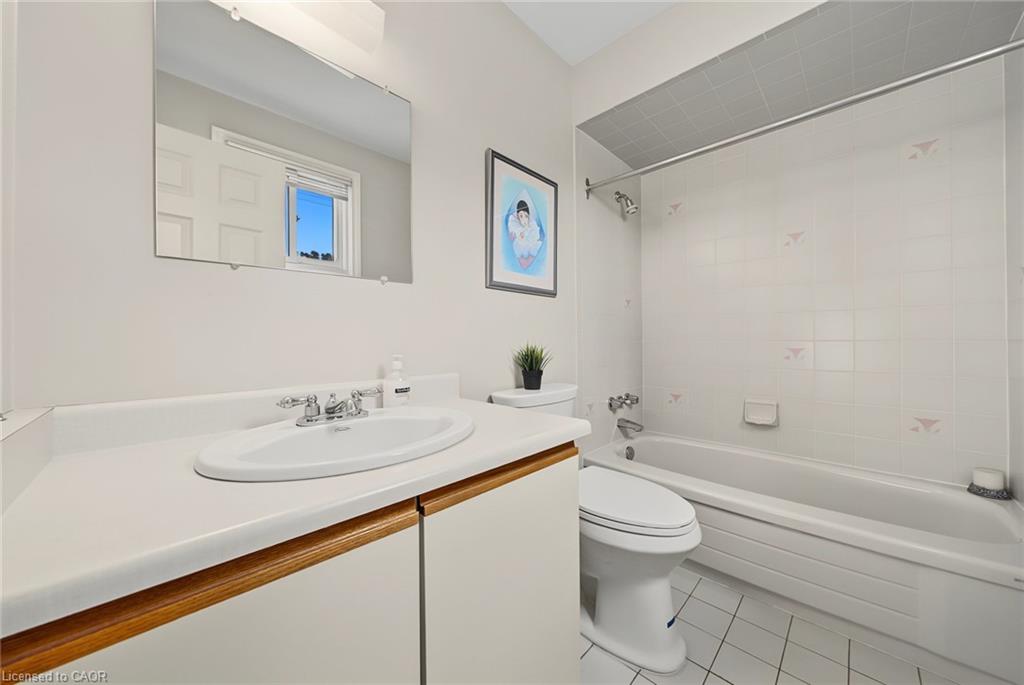 2 Cresthaven Drive Property Photo 23
