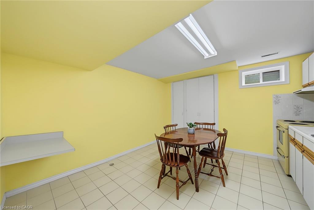 2 Cresthaven Drive Property Photo 30