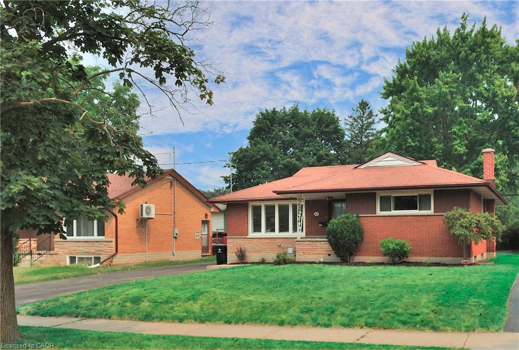212 Doon Road Property Photo 2