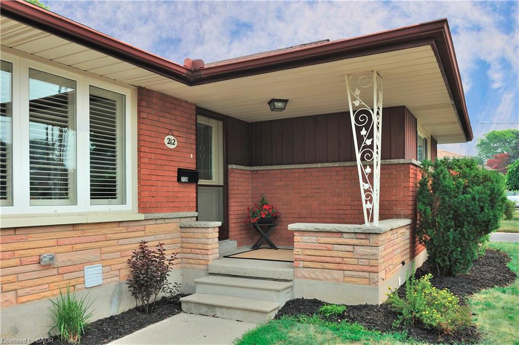 212 Doon Road Property Photo 4