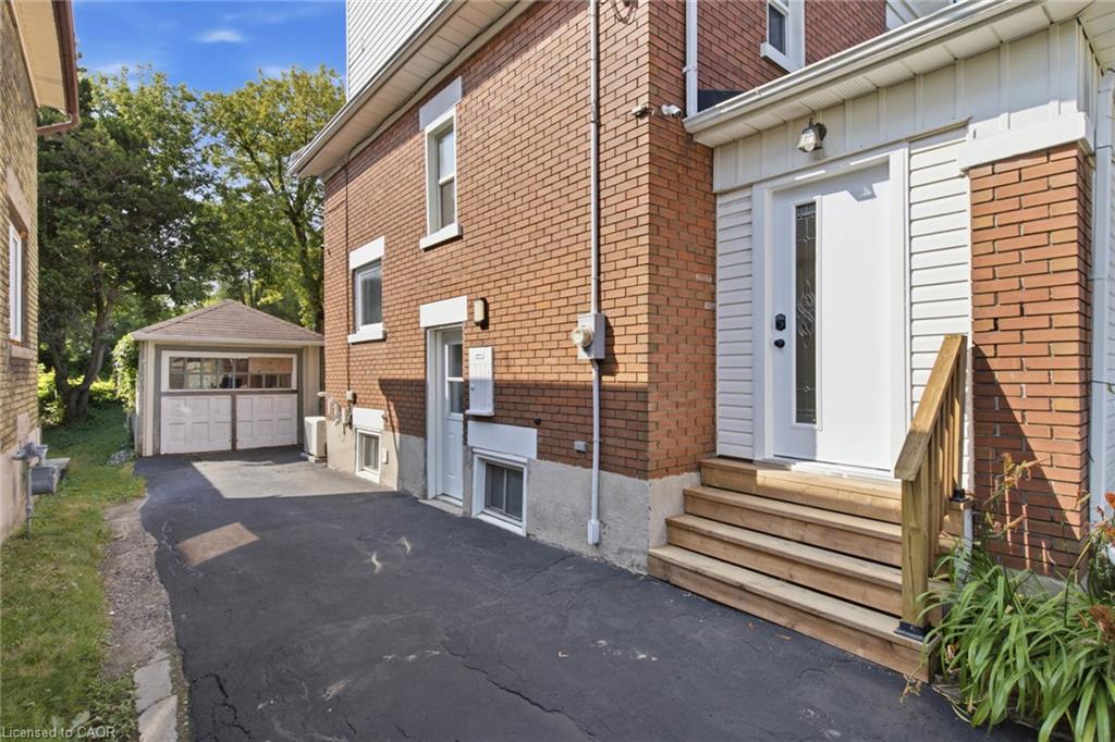 281 Guelph Street Property Photo 43