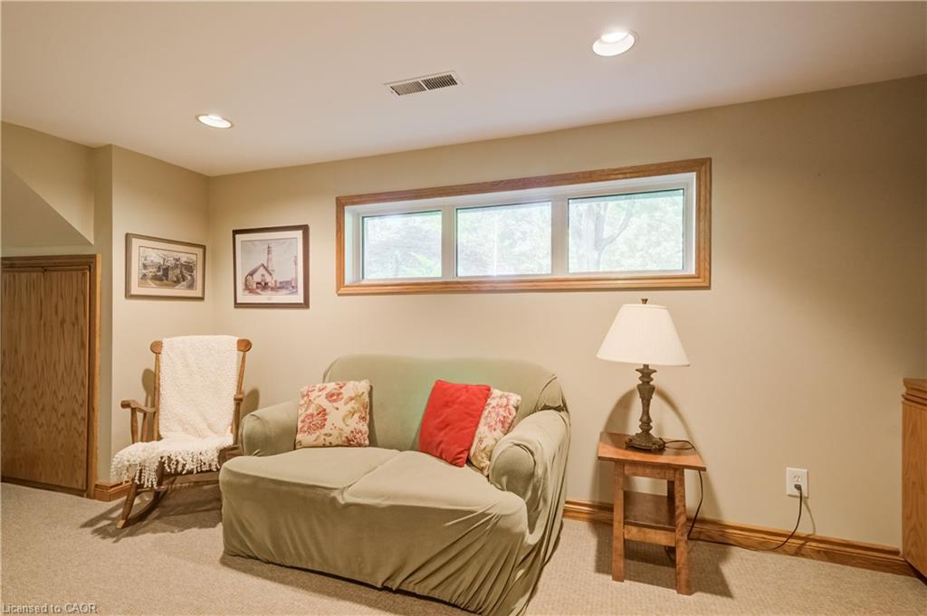 291 Villa Place Property Photo 20