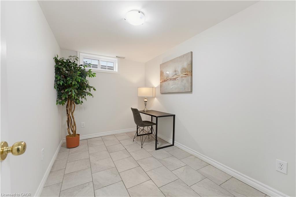 61 Balfour Crescent Property Photo 17