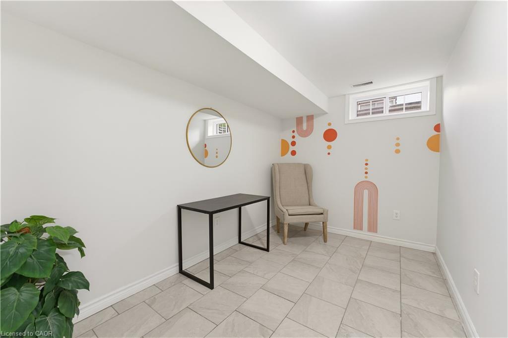 61 Balfour Crescent Property Photo 18