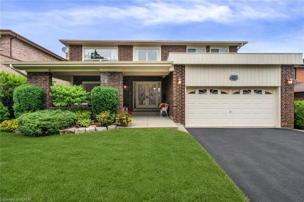 2529 Claymore Crescent Property Photo 2