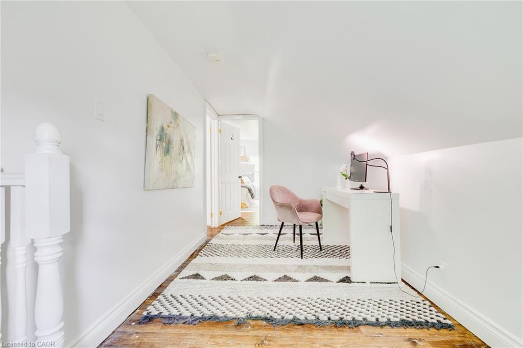 1567 Old Brock Street Property Photo 24