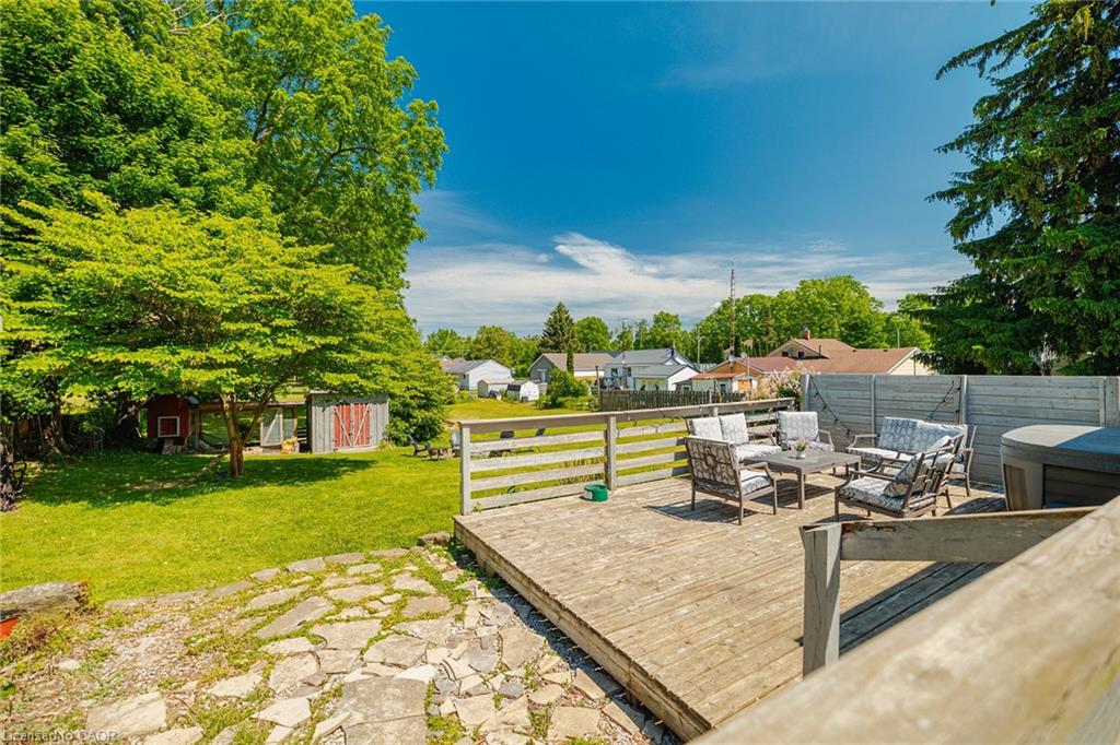 1567 Old Brock Street Property Photo 32