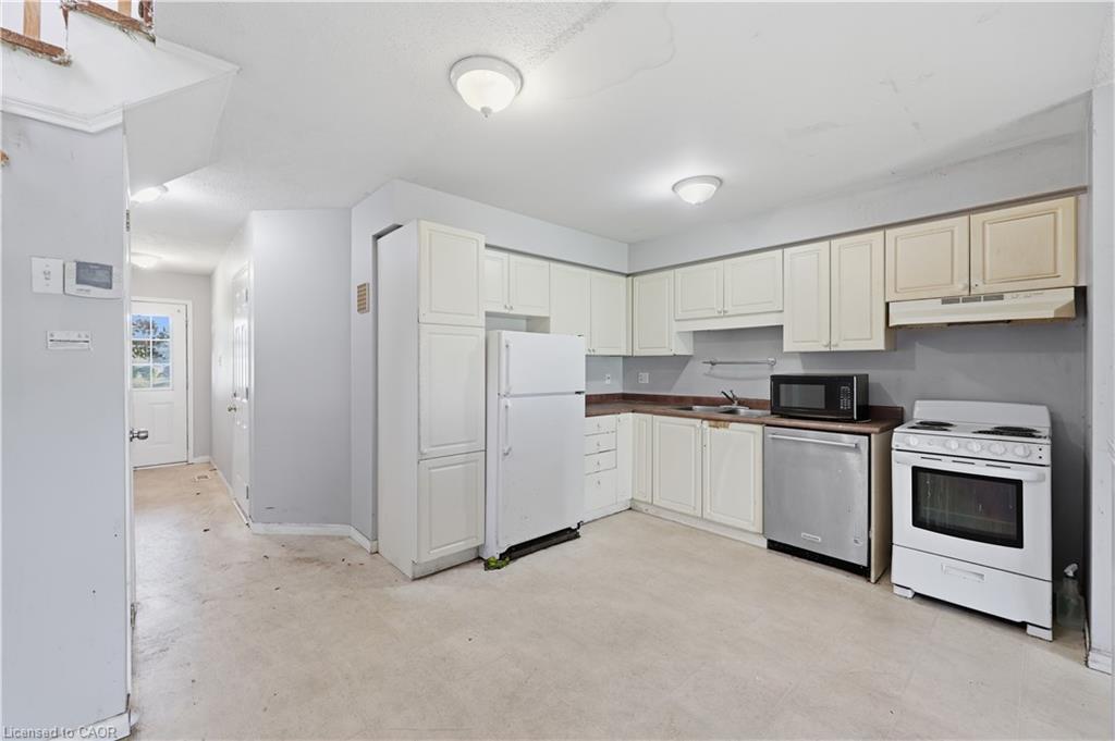 46-124 Gosling Gardens Property Photo 6