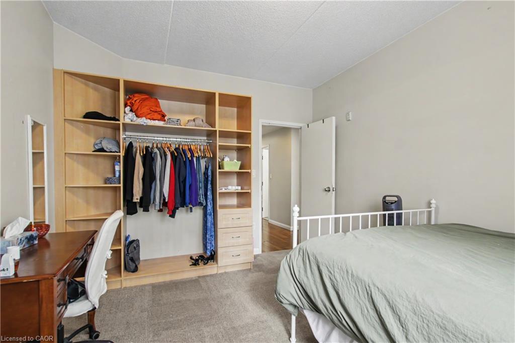 96 University Avenue W Property Photo 6