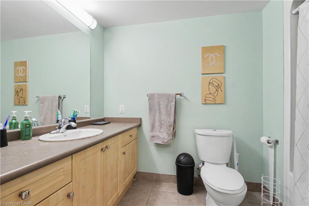 96 University Avenue W Property Photo 10