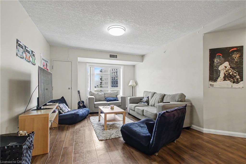 96 University Avenue W Property Photo 20
