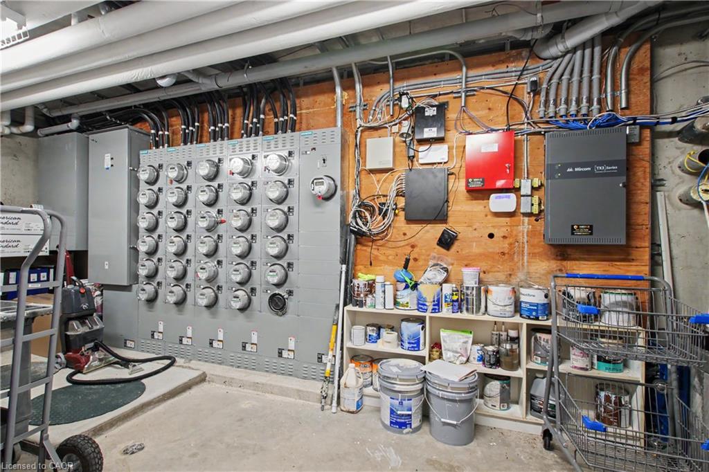 96 University Avenue W Property Photo 25