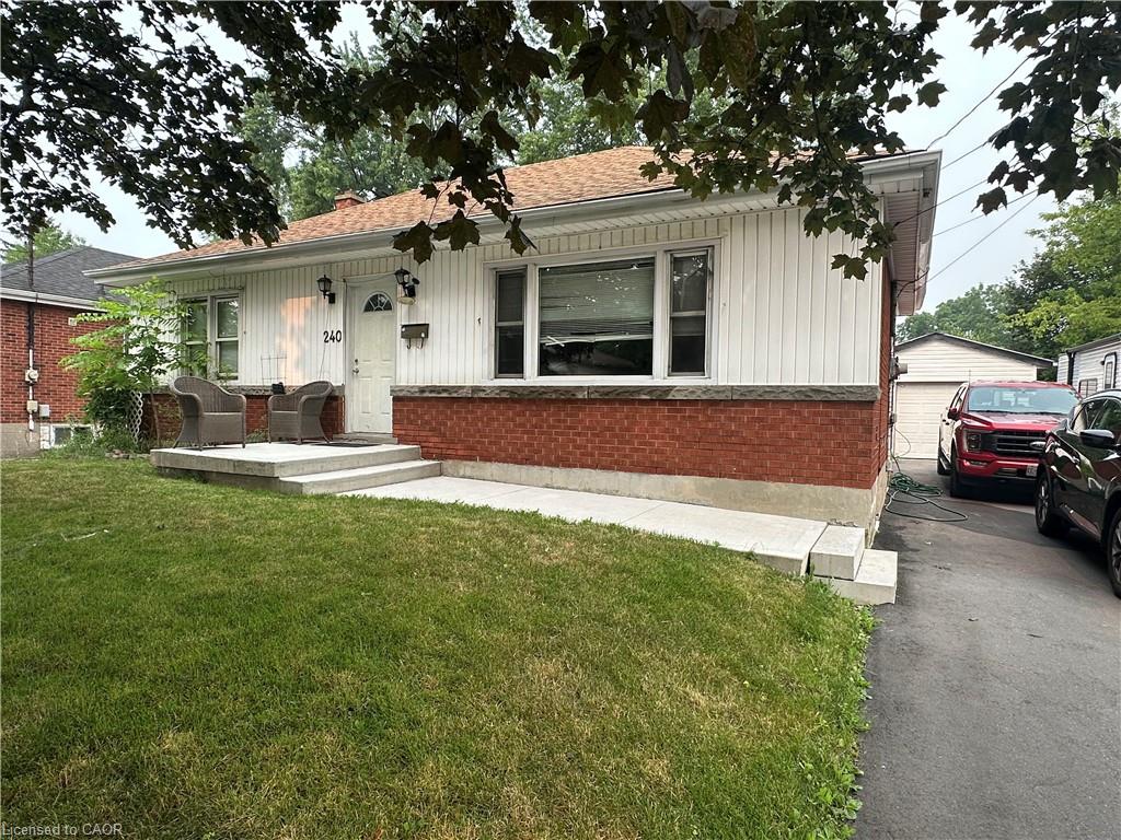 240 West 2nd Street Property Photo 4