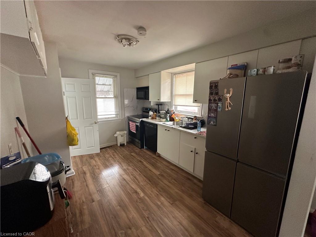 240 West 2nd Street Property Photo 12