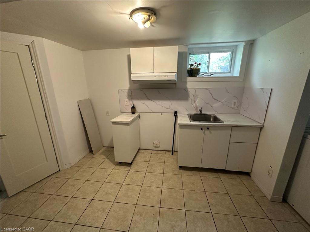 240 West 2nd Street Property Photo 25