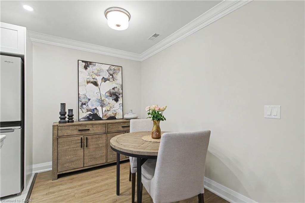 82 Szollosy Circle Property Photo 11